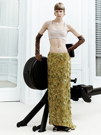 Balenciaga في زمن بيشيولي: راحة ذكية بملامح معاصرة