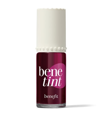 2016  مقابل 2026: عقد من تحوّل صيحات المكياج مع  Benefit Cosmetics