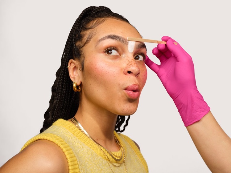 Benefit  ترتقي بجمال إلى مستوى جديد… مع حواجب مثالية ولمسة لا تُقاوم!