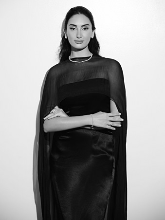 هذه الأزياء مصممة على مقاسكِ أنتِ