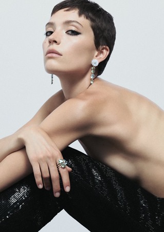 ياسمينة أرماني… لمسة الشرق التي تُضيء إطلالتك في موسم الأعياد