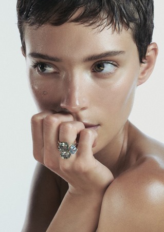 ياسمينة أرماني… لمسة الشرق التي تُضيء إطلالتك في موسم الأعياد