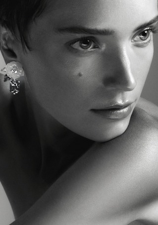 ياسمينة أرماني… لمسة الشرق التي تُضيء إطلالتك في موسم الأعياد