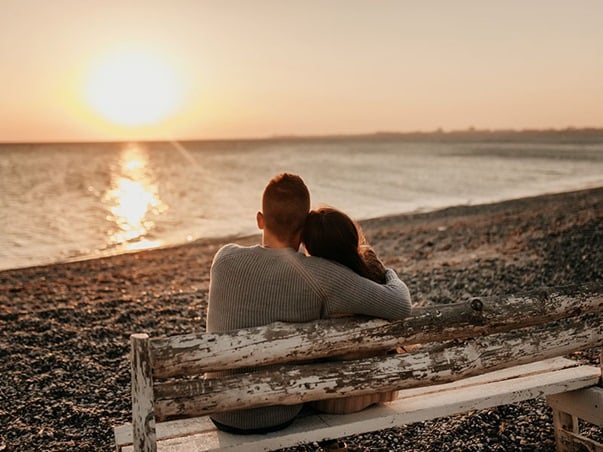 7 أفكار رائعة لقضاء أمسية ممتعة مع زوجك