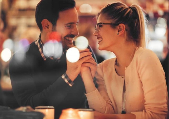 7 أفكار رائعة لقضاء أمسية ممتعة مع زوجك