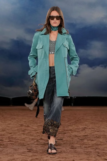 الموضة والموسيقى في مجموعة Burberry لصيف 2026
