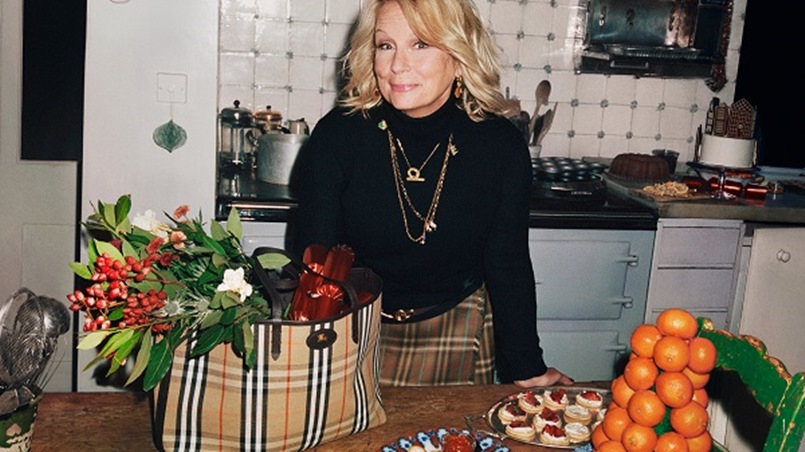 Burberry تحول ليلة الميلاد إلى عرض من الأناقة والمرح