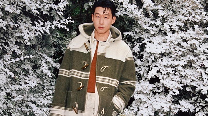 Burberry تحول ليلة الميلاد إلى عرض من الأناقة والمرح