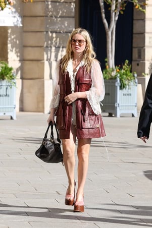 هوس جديد لدى النجمات .. حقيبة Paddington من Chloé لا تفارقهن