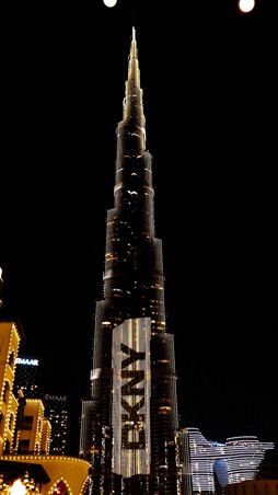 DKNY تضيء سماء دبي