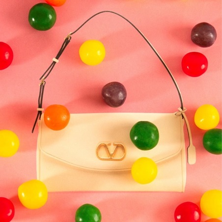 DeVain عندما تتحول الحقيبة إلى لوحة فنية رقمية