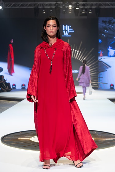 انطلاقة قوية لأسبوع أبوظبي للأزياء المحتشمة 2025 بتنوع أنيق وإبداعات الماركات العالمية