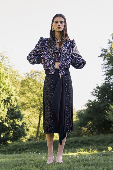 موسم 2026 بإطلالات مليئة بالسحر والحياة