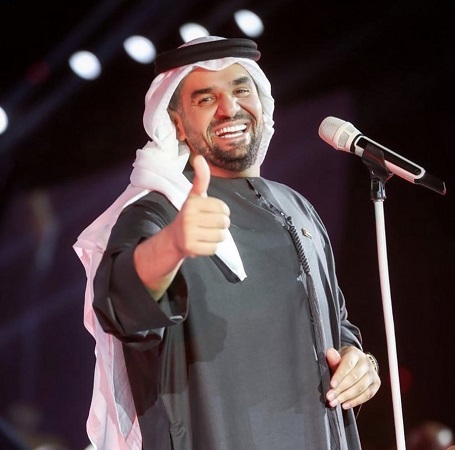 تامر حسني يرقص على 