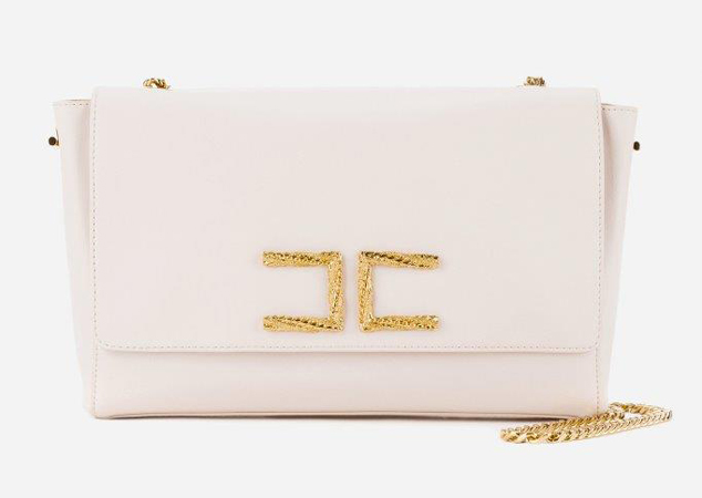 حقائب بطابع رومانسي وأنيق لخزانتك الصيفية