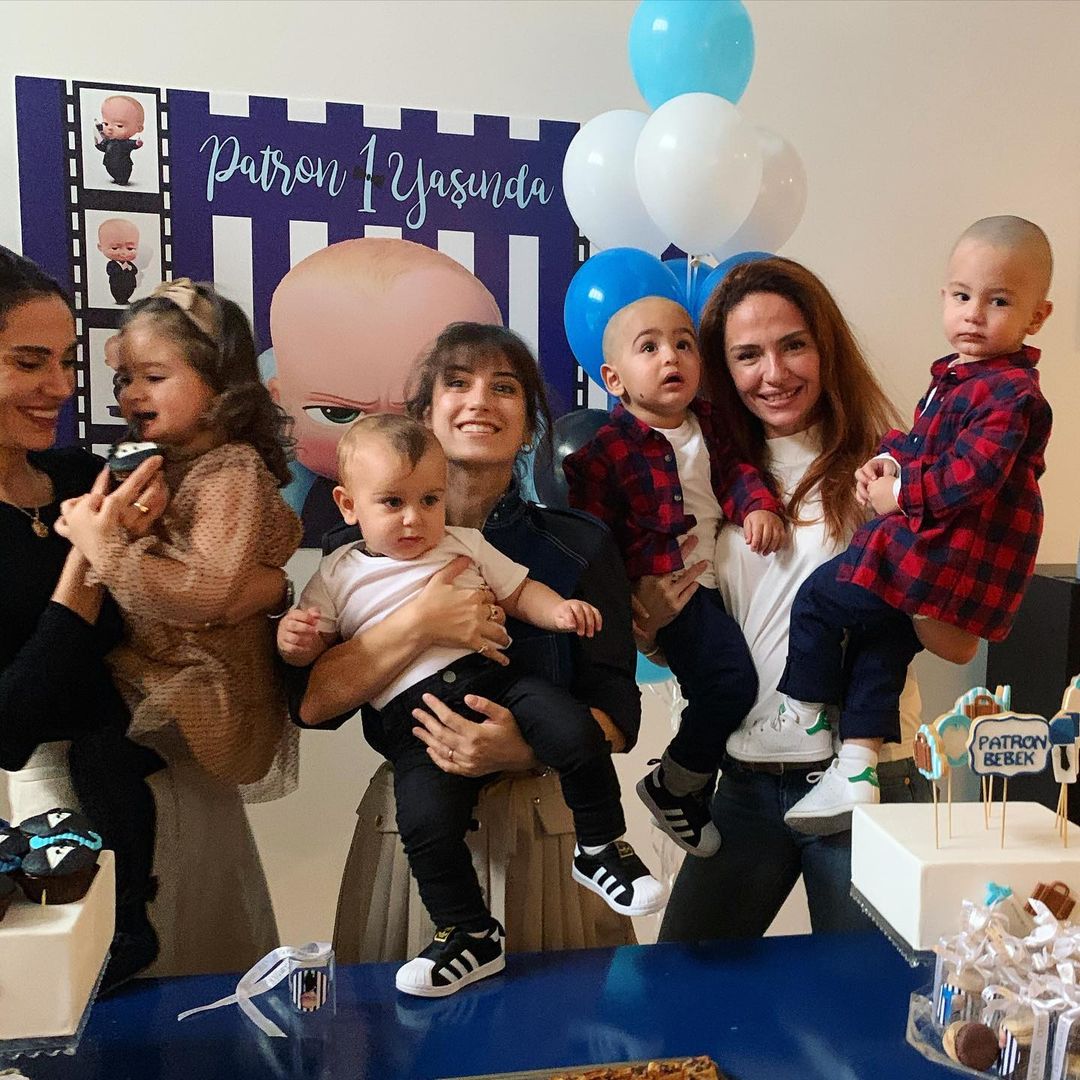 فكرت ابن هازال كايا يخطف الأنظار في عيد ميلاده الأول