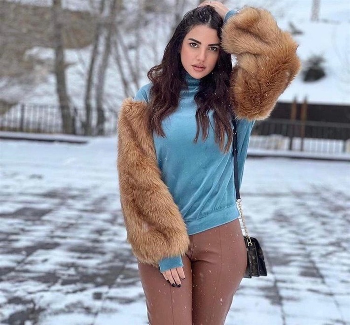 درة في جلسة تصوير وسط الثلج في لبنان