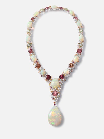 لمسة راقية تكمل إطلالاتك في سهرات الأعياد