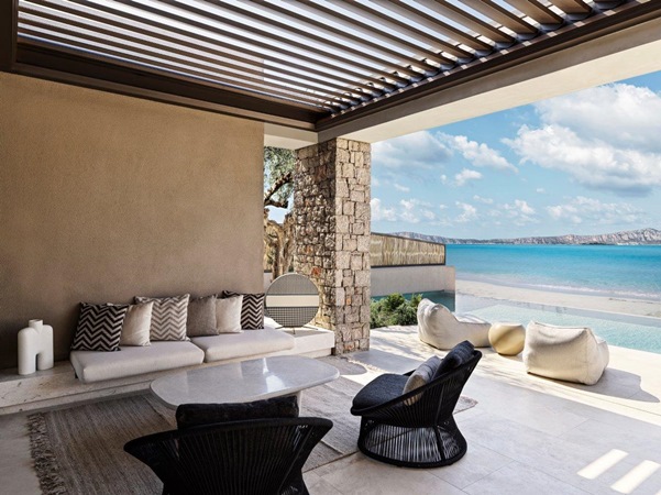 إقامة مرحة وفخمة ومستدامة في أحدث وجهة يونانية مطلع شهر أغسطس