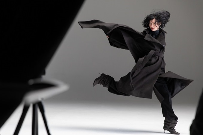 H&M  تشكيلة تعيدك إلى وهج الثمانينيات… بروح عصرية جريئة