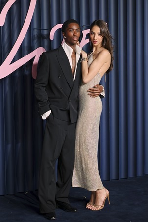 اختاري إطلالة عصرية من مجموعة ستيلا مكارتني وH&M