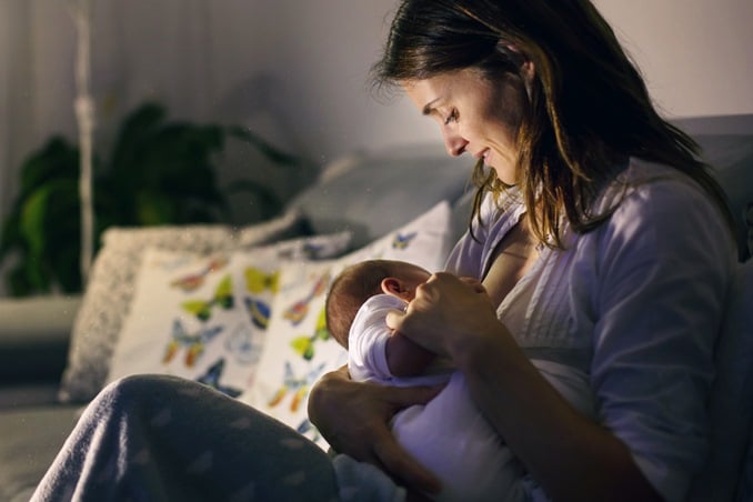 إليكِ علامات الحمل خلال فترة الرضاعة الطبيعية