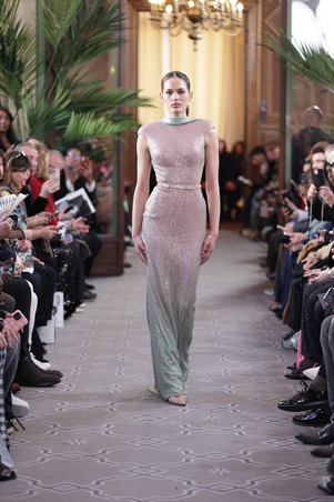 أزياء هويدا بريدي تعيد إحياء الفنون الحرفية التراثية السورية لتسطع في باريس