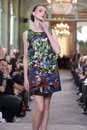 أزياء هويدا بريدي تعيد إحياء الفنون الحرفية التراثية السورية لتسطع في باريس