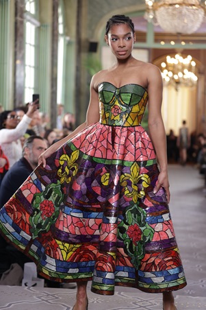 أزياء هويدا بريدي تعيد إحياء الفنون الحرفية التراثية السورية لتسطع في باريس