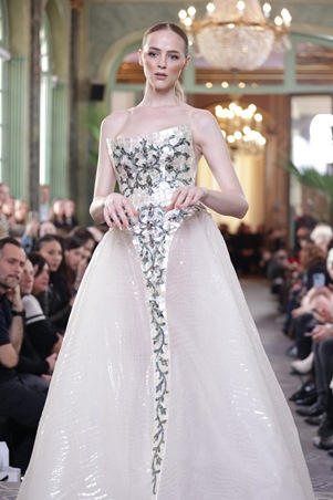 أزياء هويدا بريدي تعيد إحياء الفنون الحرفية التراثية السورية لتسطع في باريس