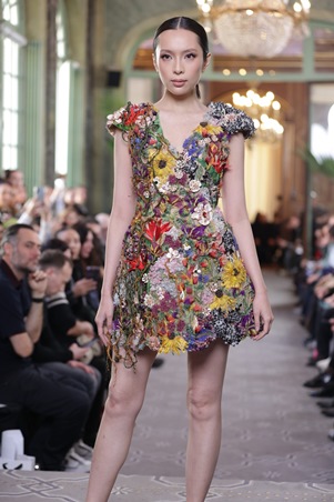 أزياء هويدا بريدي تعيد إحياء الفنون الحرفية التراثية السورية لتسطع في باريس