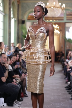 أزياء هويدا بريدي تعيد إحياء الفنون الحرفية التراثية السورية لتسطع في باريس