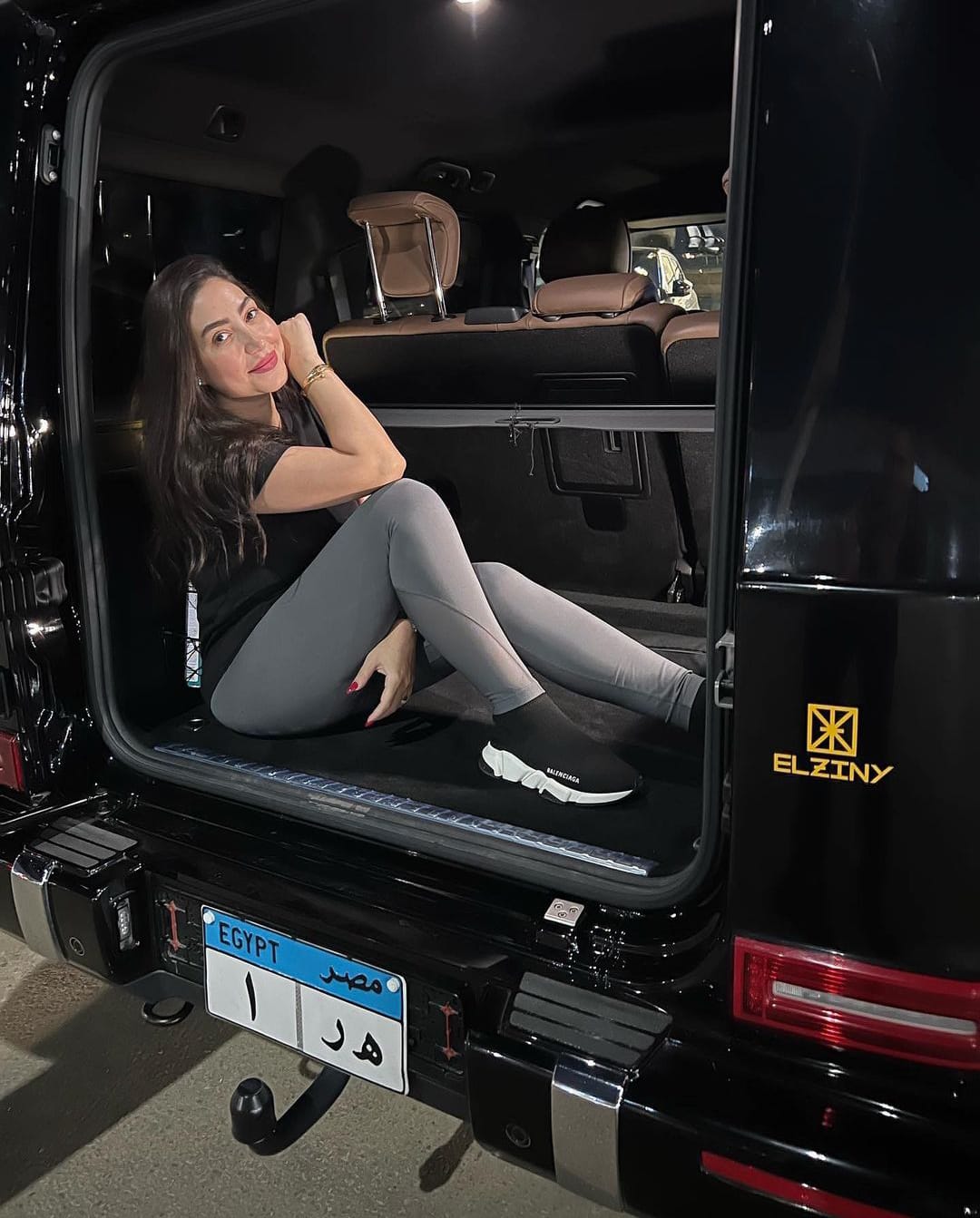 القبض على هشام ربيع زوج بوسي واتهامه بسرقة شيكات من طليق الفنانة