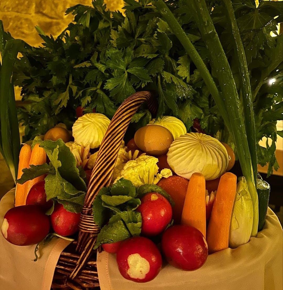 عشاء رومانسي وقُبلة بين كريستيانو رونالدو جورجينا رودريغز في الرياض