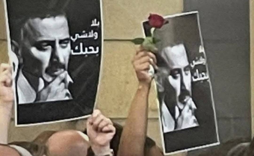 ظهور نادر للسيدة فيروز في مراسم تشييع جثمان نجلها زياد الرحباني