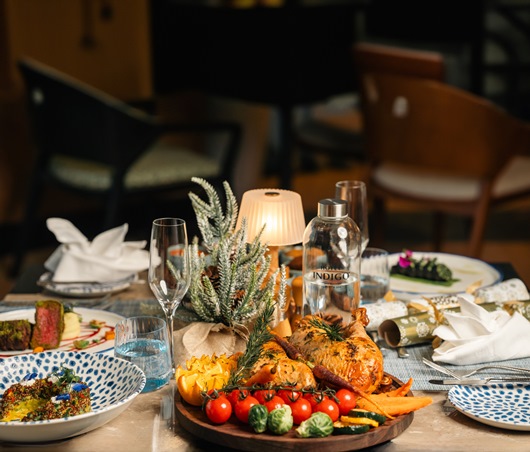 استمتعي بأجواء مميزة لموسم عــيد الميلاد وليلة رأس السنة في منتجع إنديغو الجبل الأخضر