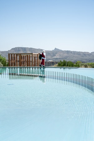 استمتعي بأجواء مميزة لموسم عــيد الميلاد وليلة رأس السنة في منتجع إنديغو الجبل الأخضر