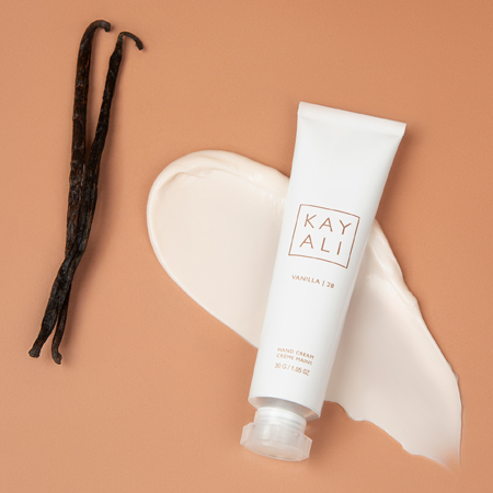 KAYALI توسّع عالم عطر Vanilla | 28 مع لوشن مغذٍّ بنفحات آسرة