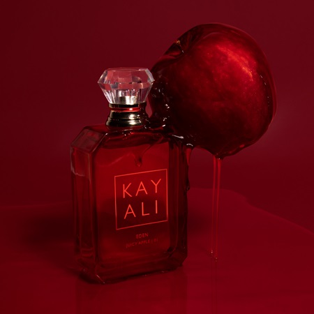 عطرٌ جديد من KAYALI بنفحات التفّاح