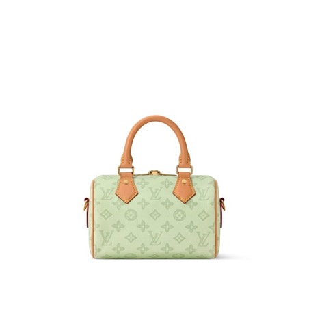 مونوغرام لويس فويتون: 130 عاماً من حضور لا يبهت