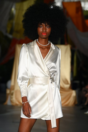 إليكِ إطلالات جمال مذهلة في أسبوع الموضة بلندن 2023