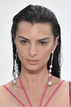 إليكِ إطلالات جمال مذهلة في أسبوع الموضة بلندن 2023