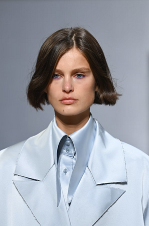 إليكِ إطلالات جمال مذهلة في أسبوع الموضة بلندن 2023