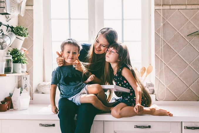 4 مهارات تربوية تساعدك في تربية طفلك