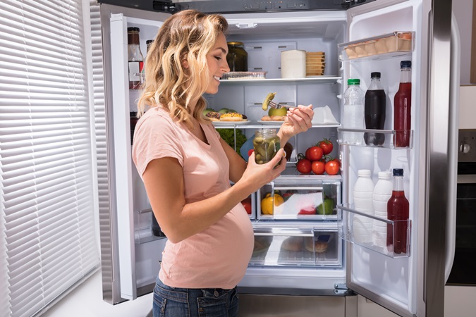 إليكِ 5 أطعمة ممنوع تناولها أثناء الحمل