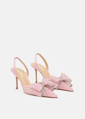 استعدي لتجديد إطلالتك في موسم الأعياد