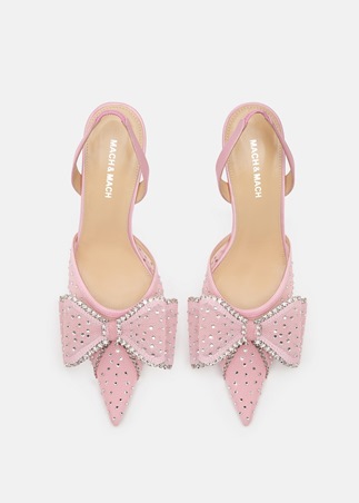 استعدي لتجديد إطلالتك في موسم الأعياد