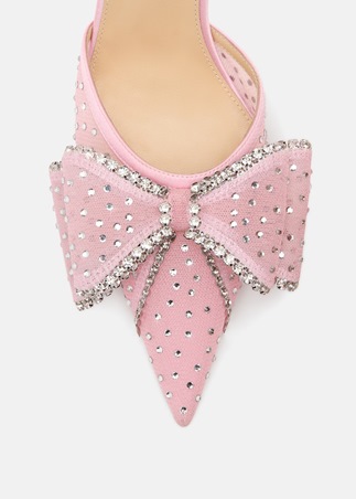 استعدي لتجديد إطلالتك في موسم الأعياد