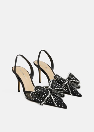 استعدي لتجديد إطلالتك في موسم الأعياد