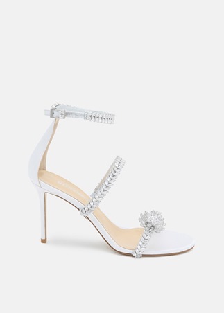 استعدي لتجديد إطلالتك في موسم الأعياد